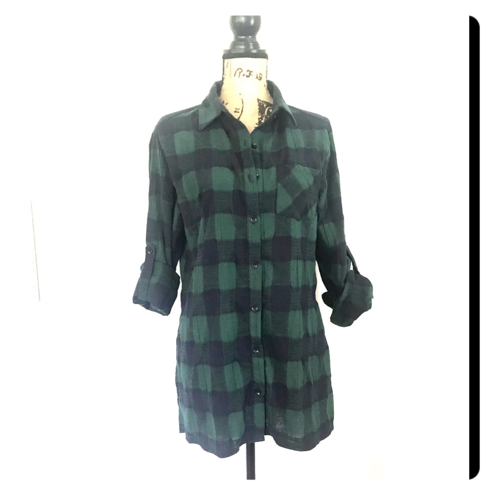 NWT Plaid over sized shirt 👕